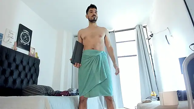 JohanyLatino online show from March 2, 6:19 pm