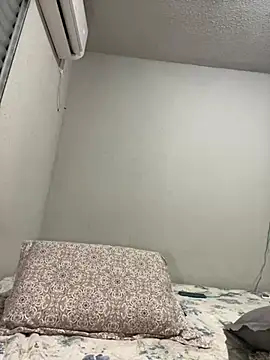 HannaFallow online show from December 6, 8:18 pm