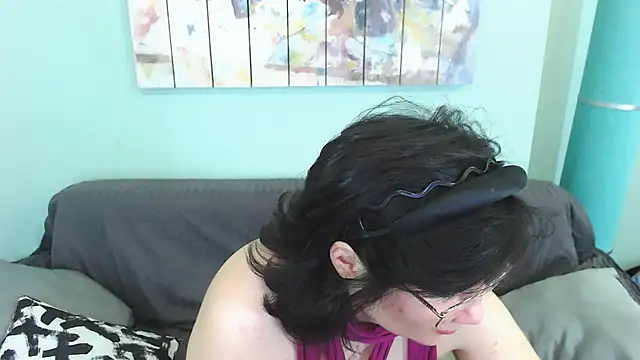 EverlyRays online show from February 3, 6:07 pm