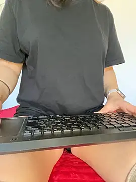 AlisaaRose online show from February 5, 8:32 am