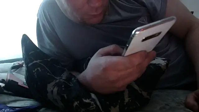 Snapshot of ACABFTP chatting on December 18, 5:42 pm ACABFTP online show from December 18, 5:42 pm