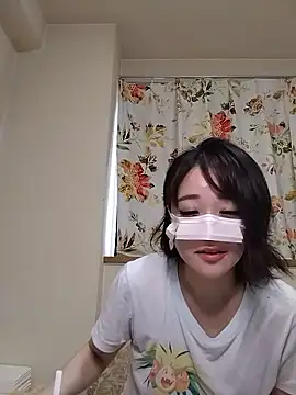 liliyRiSAcha-n online show from July 24, 6:44 am