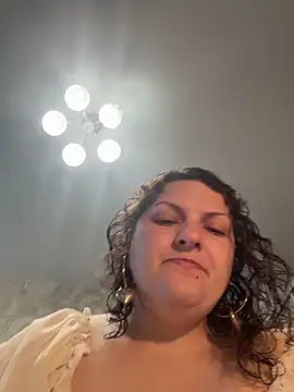 Snapshot of Taisia_W chatting on May 12, 6:10 am Taisia W online show from May 12, 6:10 am