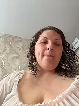 Snapshot of Taisia_W chatting on May 15, 6:53 am Taisia W online show from May 15, 6:53 am