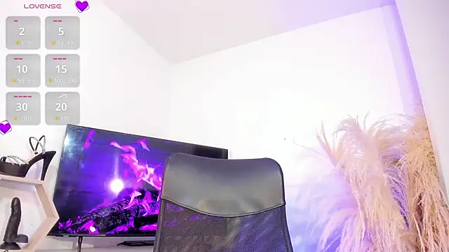 Fenty XX online show from September 25, 4:00 pm