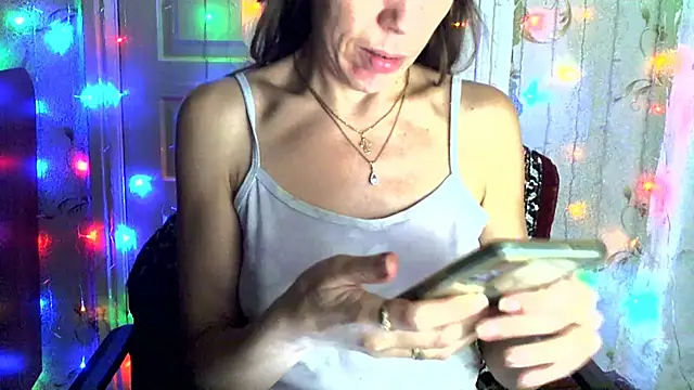 Snapshot of Ladywinter chatting on November 6, 6:53 pm Ladywinter online show from November 6, 6:53 pm