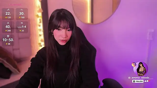 emma woods  online show from December 7, 12:13 pm