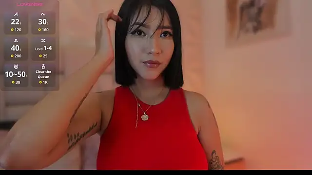 emma woods  online show from October 6, 8:28 pm