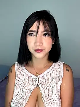 emma woods  online show from October 29, 10:39 am