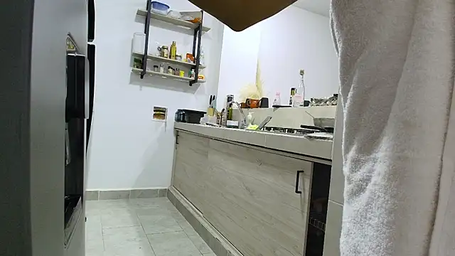 roxana collins online show from April 26, 4:59 pm