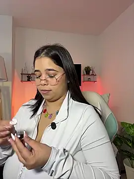 tati reyess online show from October 6, 1:19 pm