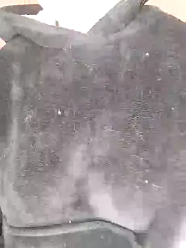 Snapshot of Mayoosh6 chatting on December 29, 3:11 am Mayoosh6 online show from December 29, 3:11 am