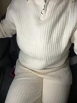 Snapshot of Mayoosh6 chatting on February 14, 9:03 am Mayoosh6 online show from February 14, 9:03 am