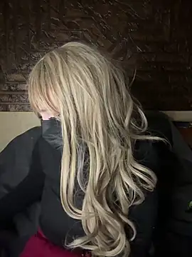 Snapshot of Mayoosh6 chatting on February 15, 6:23 am Mayoosh6 online show from February 15, 6:23 am