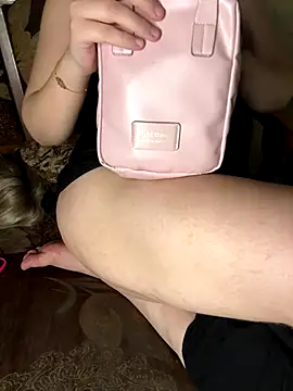 Snapshot of Mayoosh6 chatting on September 16, 4:02 am Mayoosh6 online show from September 16, 4:02 am