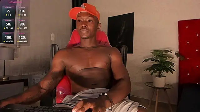 Snapshot of DannSmmith chatting on January 4, 4:01 am DannSmmith online show from January 4, 4:01 am