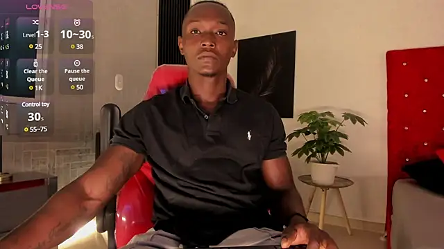 Snapshot of DannSmmith chatting on February 4, 11:49 am DannSmmith online show from February 4, 11:49 am