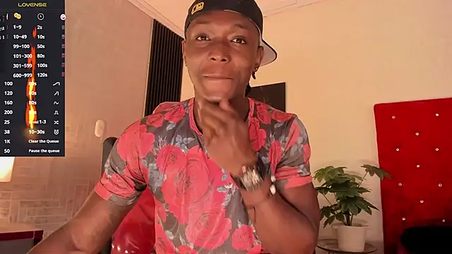 Snapshot of DannSmmith chatting on February 21, 1:33 pm DannSmmith online show from February 21, 1:33 pm