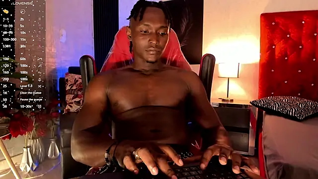 Snapshot of DannSmmith chatting on November 3, 3:52 am DannSmmith online show from November 3, 3:52 am