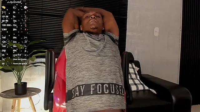 DannSmmith online show from February 19, 4:52 am