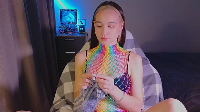 Snapshot of shey1i chatting on December 5, 12:03 pm shey1i online show from December 5, 12:03 pm