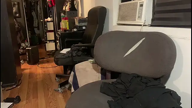 Snapshot of leanjamesdean chatting on December 5, 5:15 am leanjamesdean online show from December 5, 5:15 am