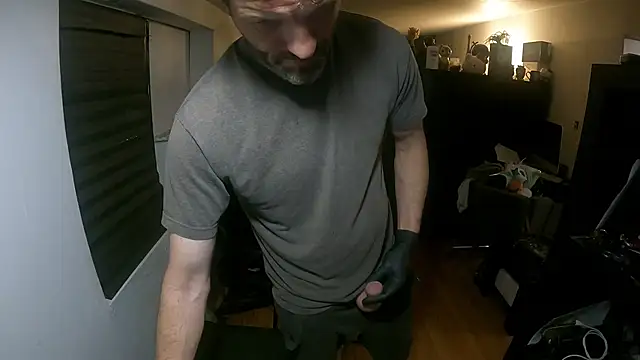 Snapshot of leanjamesdean chatting on January 5, 2:06 am leanjamesdean online show from January 5, 2:06 am