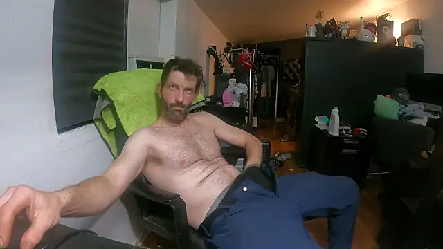 Snapshot of leanjamesdean chatting on February 20, 2:07 am leanjamesdean online show from February 20, 2:07 am