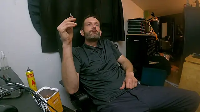 Snapshot of leanjamesdean chatting on October 20, 5:52 am leanjamesdean online show from October 20, 5:52 am