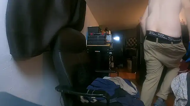 Snapshot of leanjamesdean chatting on November 12, 4:24 am leanjamesdean online show from November 12, 4:24 am