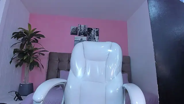 Snapshot of aleja_cute_ chatting on January 17, 3:45 am aleja cute  online show from January 17, 3:45 am