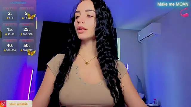 Snapshot of Kemi__Jordan chatting on October 13, 8:14 am Kemi Jordan online show from October 13, 8:14 am