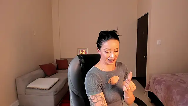 Kristen Garner online show from March 3, 7:53 pm