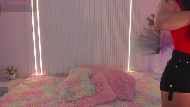 EmilyEvans7 online show from November 30, 7:40 pm