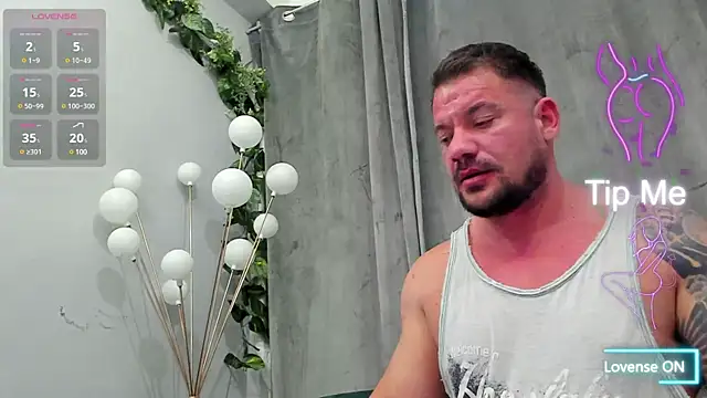 musclemonster31 online show from March 9, 10:52 pm