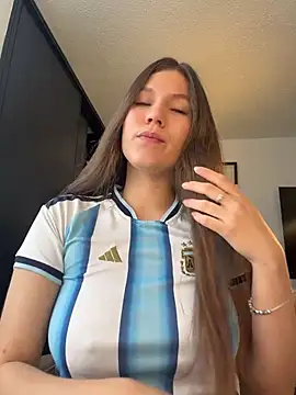 AmelieLaurent  online show from July 12, 3:25 pm
