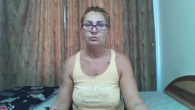 PussyEvely online show from May 28, 9:06 am