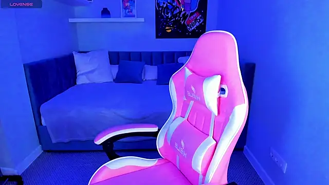 Lexi Split online show from February 11, 8:26 am