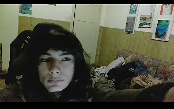 calliemaggotbone online show from December 14, 1:16 pm