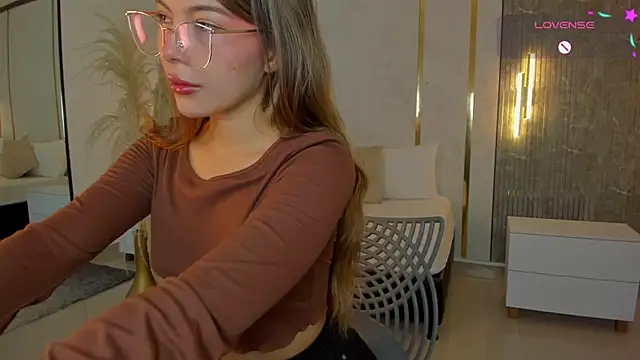 Snapshot of riley_sierra chatting on June 12, 12:59 pm riley sierra online show from June 12, 12:59 pm