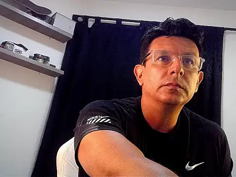 pedropicapi online show from February 1, 11:03 pm