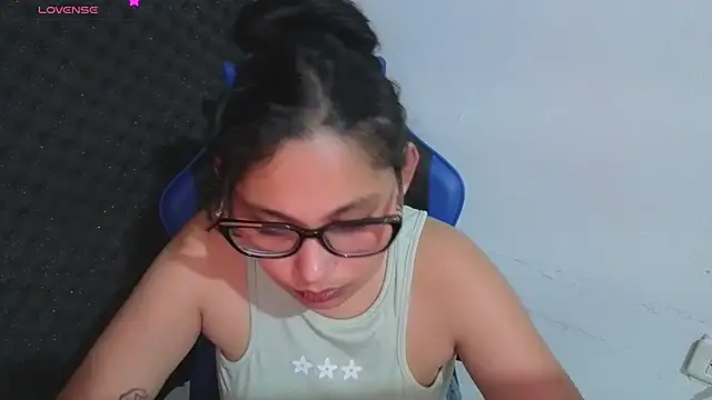 Cuteprincess21 online show from April 9, 10:59 pm