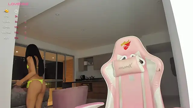 mia yourmommy online show from January 23, 2:44 am