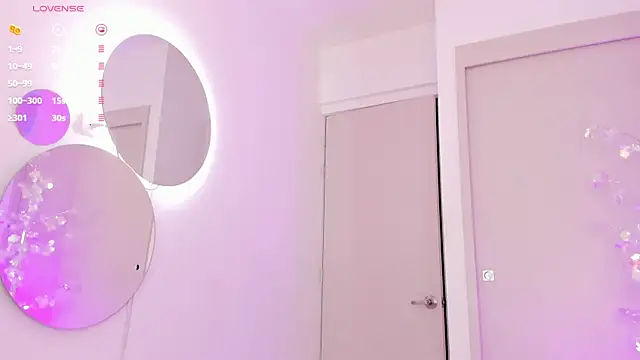 mia yourmommy online show from March 1, 12:01 pm