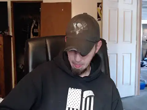 Snapshot of pensguy30 chatting on December 13, 8:37 pm pensguy30 online show from December 13, 8:37 pm