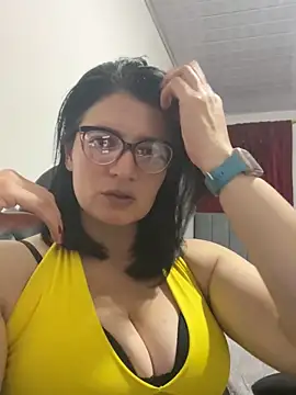 Snapshot of adriana71 chatting on September 17, 8:43 pm adriana71 online show from September 17, 8:43 pm