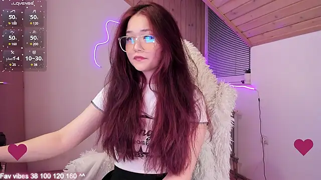 Snapshot of elizziMeiko__ chatting on January 13, 5:02 pm elizziMeiko online show from January 13, 5:02 pm