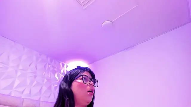 PauletteJ online show from January 13, 11:59 am