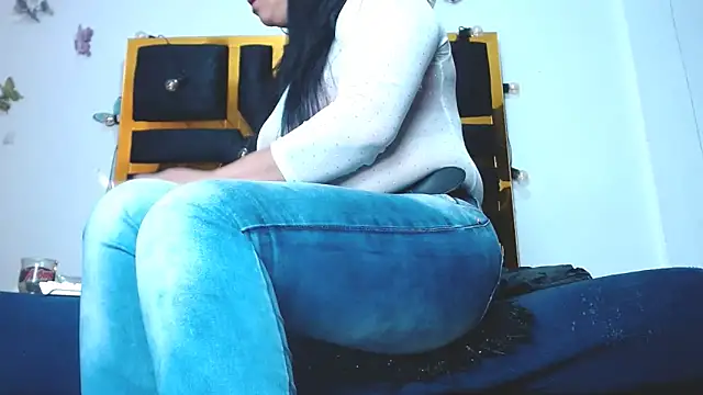 Snapshot of Helennahot chatting on January 25, 12:48 am Helennahot online show from January 25, 12:48 am