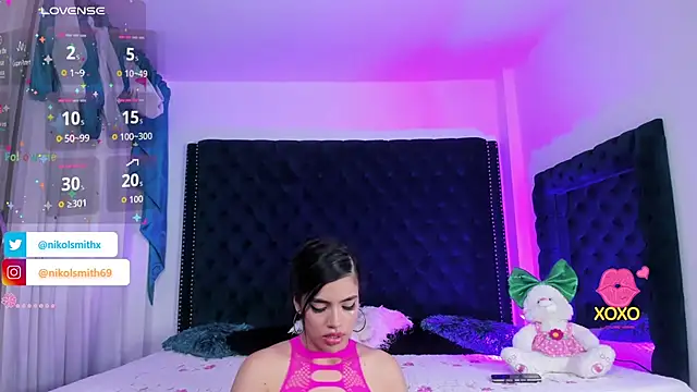 nikolsmithh online show from November 8, 6:29 pm